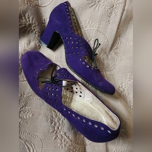 Vintage 1968 Purple Heeled Women's Shoes